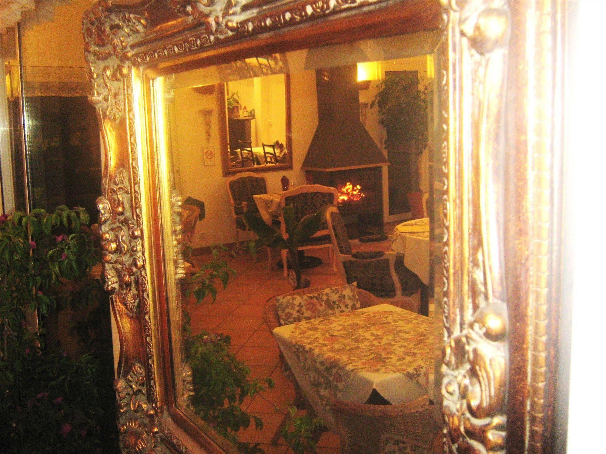 La Fontaine Hotell Vidauban Exteriör bild